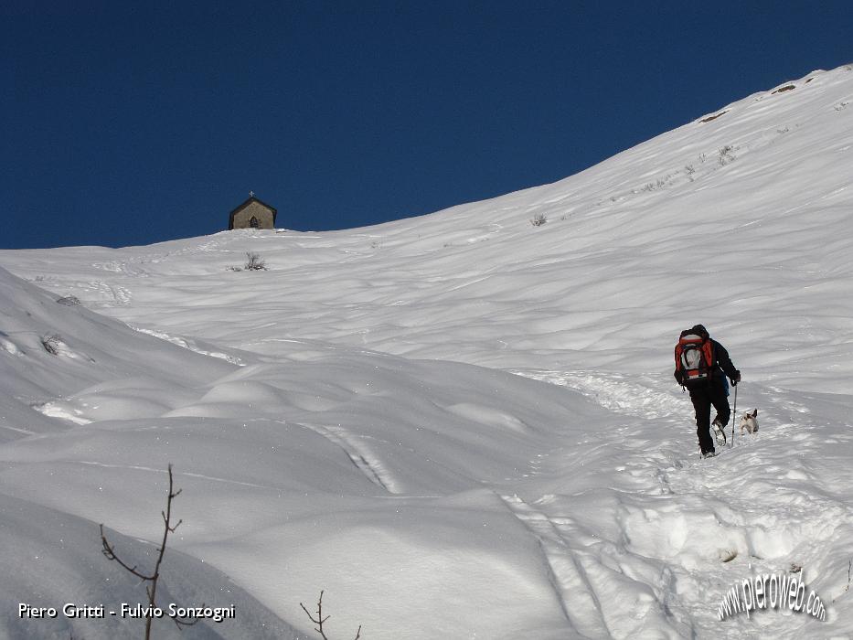 18 In vista del Passo e della chiesetta.jpg